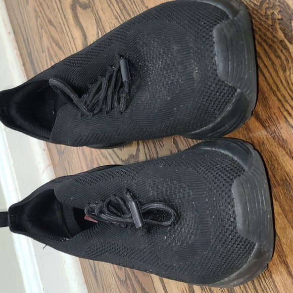 Skechers Men's Black Slip-On Sneakers Size 9.5 - Picture 3 of 7